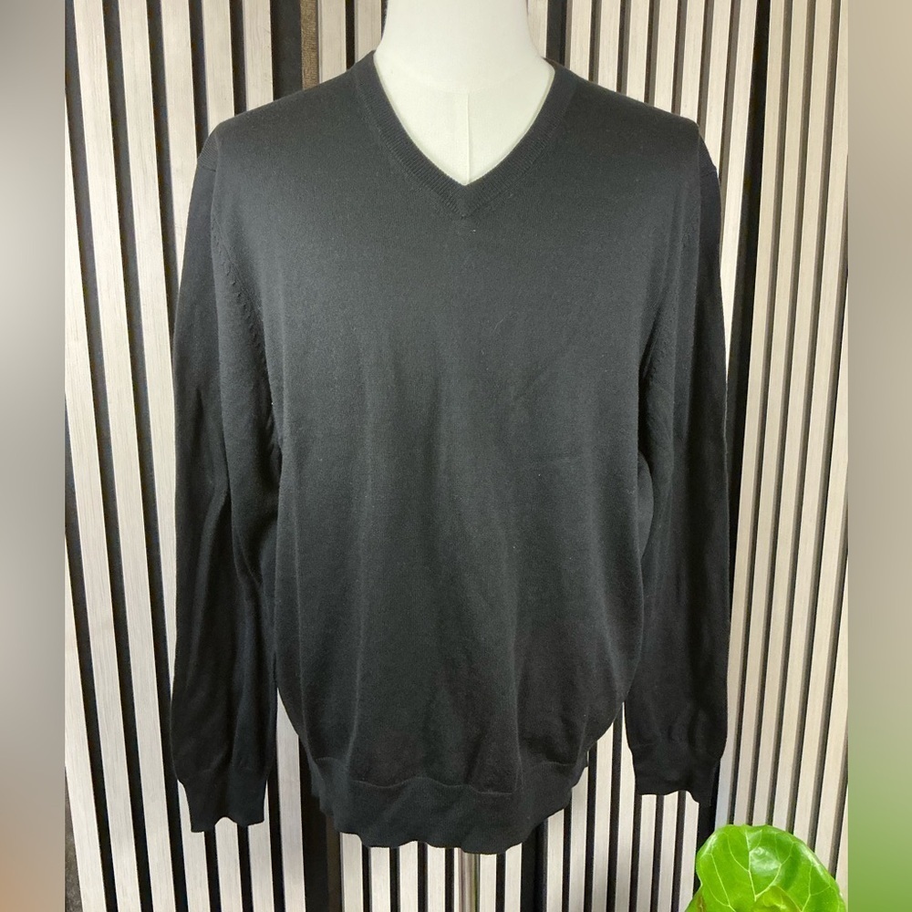 Jos. A. Bank Classic Black V-Neck Sweater 100% Wool, Sz XL